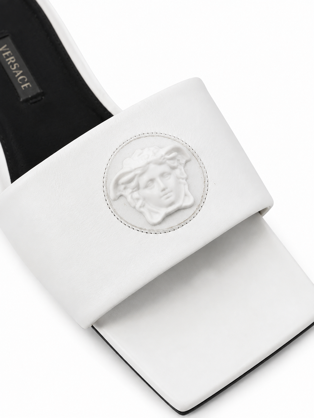 Versace - Sandales Medusa en cuir blanc
